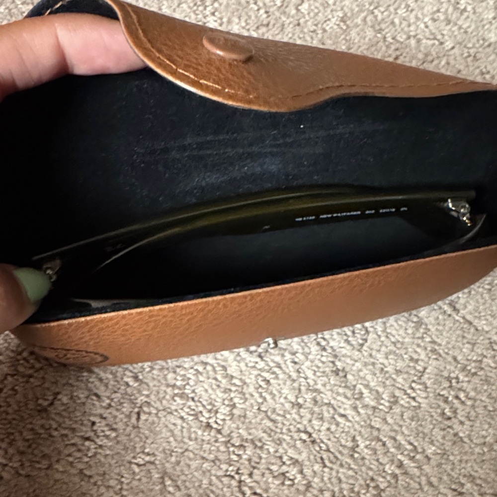 Ray-Ban Classic Black Sunglasses with Brown Case - Picture 5 of 5